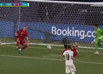 L'autogol di Demiral durante Turchia-Italia