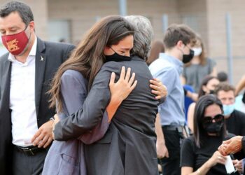 Francesca Verdini e Matteo Salvini ai funerali di Michele Merlo (Foto: LaPresse)