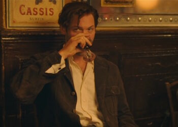 Corey Stoll è Ernest Hemingway in Midnight in Paris