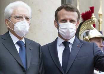 Sergio Mattarella ed Emmanuel Macron (LaPresse)