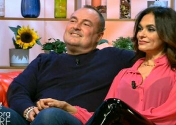 Maria Grazia Cucinotta e Giulio Violati, L'ora solare