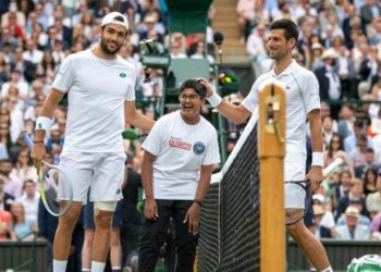 Novak Djokovic e Matteo Berrettini nella finale di Winbledon 2021 (da facebook.com/wimbledon)