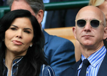 Jeff Bezos in compagnia di Lauren Sanchez