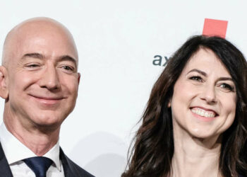 Jeff Bezos in compagnia della moglie MacKenzie