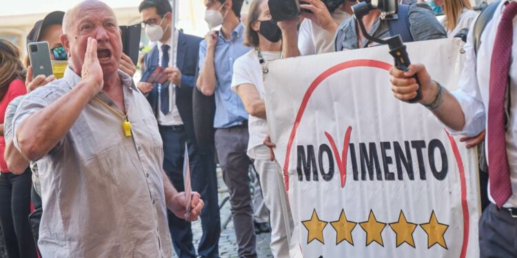 Protesta base M5s