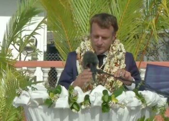 Emmanuel Macron in visita in Polinesia (Twitter)