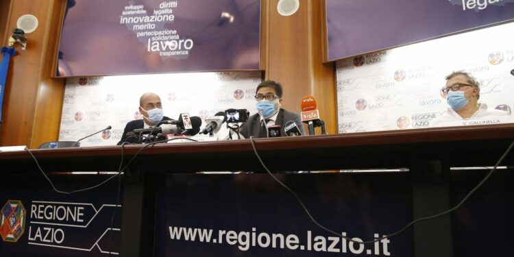 Nicola Zingaretti, Alessio D’Amato e Vittorio Gallinella in conferenza stampa (Foto: LaPresse)