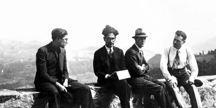 Cesare Pavese, leone Ginzburg, Franco Antonicelli e Augusto Frassinelli nelle Langhe, anni 40 (LaPresse)