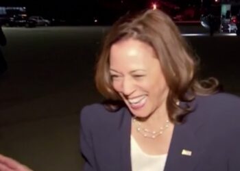 Kamala Harris (foto: screen da video Daily Mail)