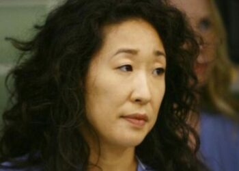 L'attrice di origini coreane, Sandra Oh, protagonista della serie tv "La Direttrice"