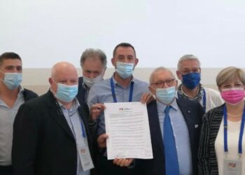 Festival dell'innovazione scolastica. Il primo a destra del Manifesto è il ministro Bianchi (Foto Fis)