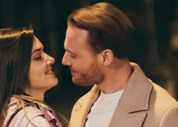 Kerem Bürsin in compagnia di Hande Erçel