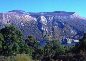 vulcano fumo sottosuolo