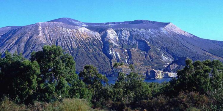 vulcano fumo sottosuolo