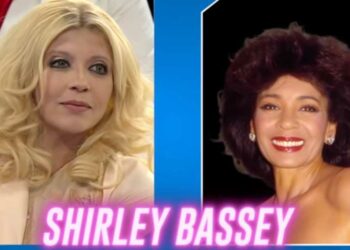 Deborah Johnson è Shirley Bassey