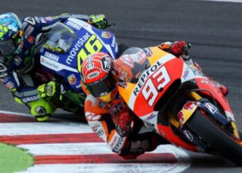 Marc Marquez e Valentino Rossi nel 2015, l'anno del Mondiale "scippato" (Foto LaPresse)