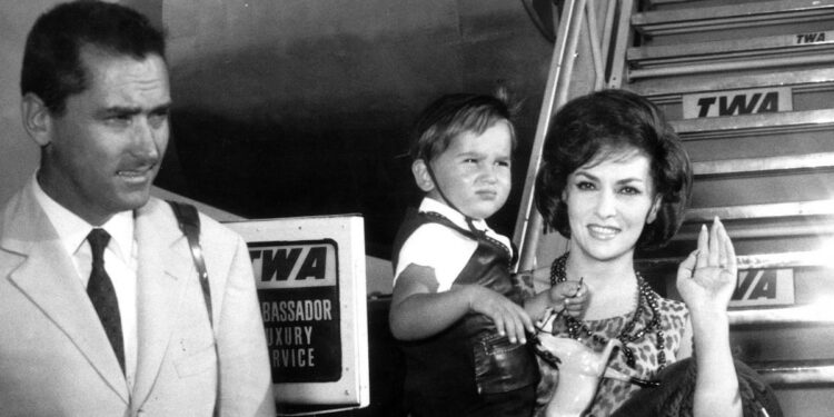 Gina Lollobrigida con il marito Milko Skofic e il figlio (Foto: LaPresse)