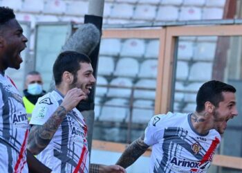 I giocatori della Cremonese (Foto LaPresse)