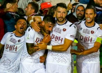 I giocatori della Reggina (Foto LaPresse)