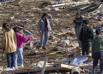 La devastazione dei tornado in Kentucky (Foto: LaPresse)