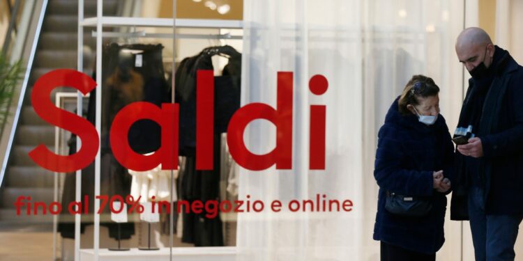 Saldi (Foto LaPresse)