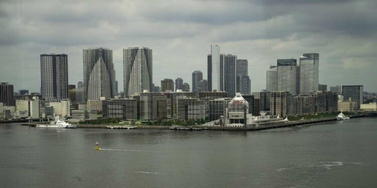 Una veduta di Tokyo, dove si sono svolte le Olimpiadi 2020 (Foto LaPresse)