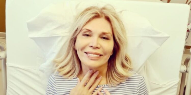 Amanda Lear operata al cuore (foto: Instagram, 2022)