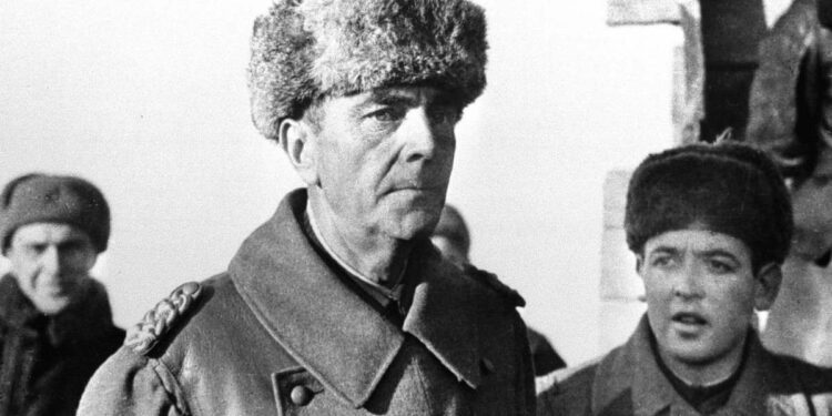 Il feldmaresciallo Friedrich Paulus si arrende ai russi, 31 gennaio 1943 (LaPresse)