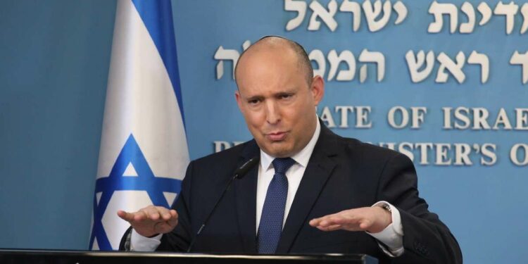 Il premier dimissionario  israeliano Naftali Bennett (LaPresse)