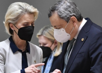 Ursula von der Leyen e Mario Draghi (LaPresse)