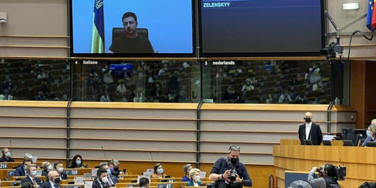 Zelensky, discorso Parlamento Ue