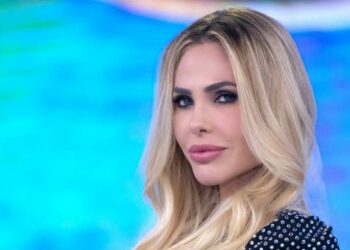 Ilary Blasi, conduttrice Isola dei Famosi 2022