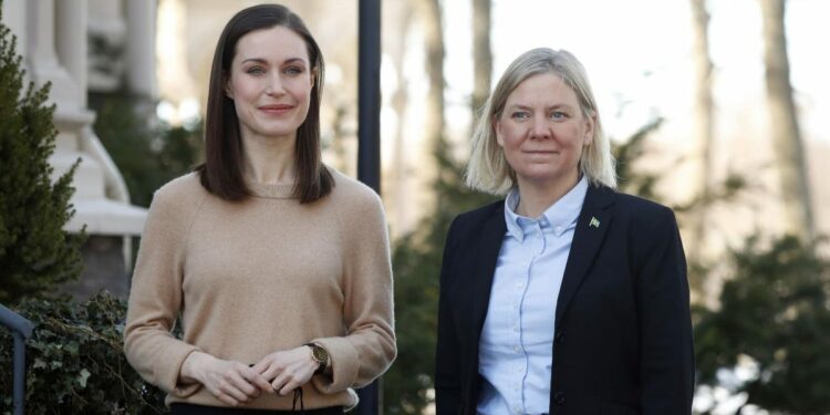 Sanna Marin e Magdalena Andersson, rispettivamente primo ministro Finlandia e Svezia (Foto: LaPresse)