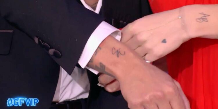 Alessandro Basciano e Sophie Codegoni: tatuaggio di coppia