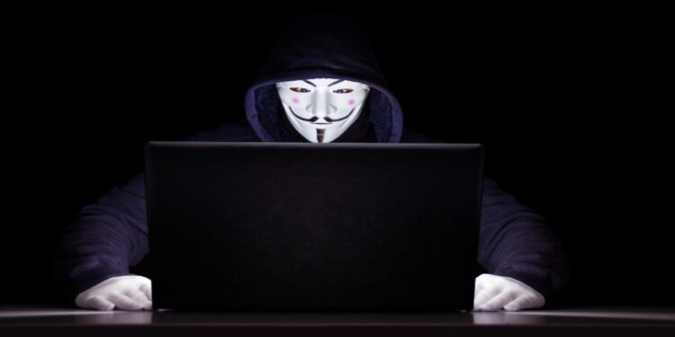 Anonymous provoca l'attacco hacker ai danni della società russa Transneft