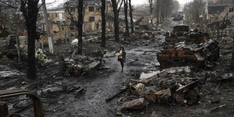 Ucraina: a Bucha, vicino a Kiev (LaPresse)