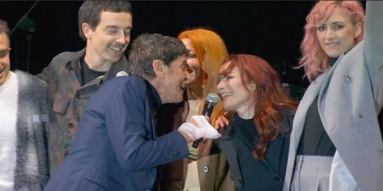 Gianni Morandi al Concerto per la pace di Bologna