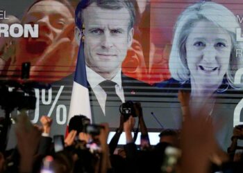 Elezioni in Francia: Macron e Le Pen si sfideranno al secondo turno (LaPresse)