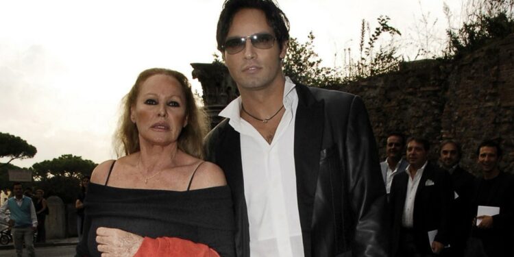 Ursula Andress e Gabriel Garko (Foto: 2006, LaPresse)