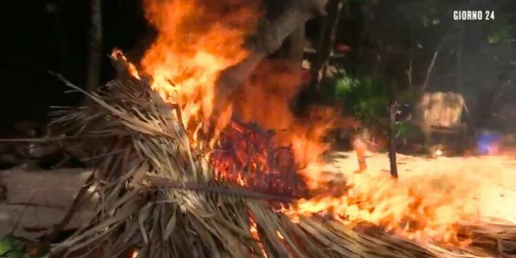 Incendio all'Isola dei Famosi