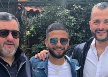 Vincenzo Raiola con suo fratello Mino (a sinistra) e Lorenzo Insigne (foto: Instagram, @Naponly)