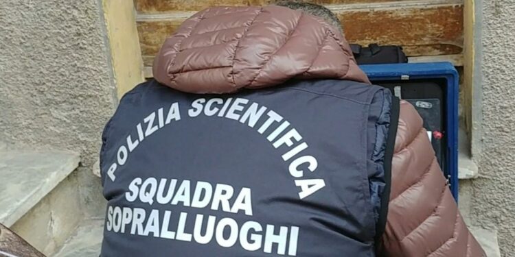 Polizia scientifica (immagine di repertorio)