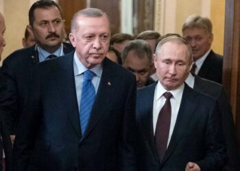 Recep Tayyip Erdogan con Vladimir Putin nel 2020 (LaPresse)