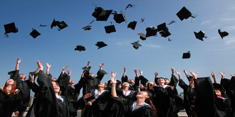 università contro il caro vita