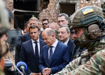 Emmanuel Macron, Olaf Scholz e Mario Draghi a Irpin, Ucraina (LaPresse)