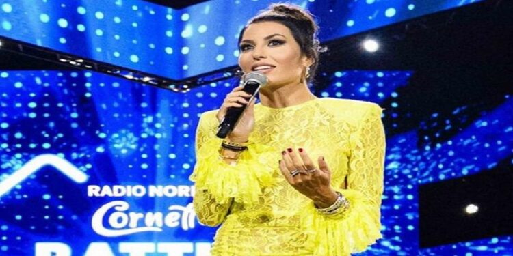 Elisabetta Gregoraci abito Battiti Live