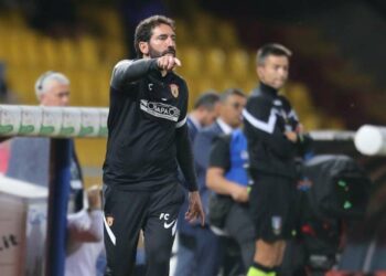 Fabio Caserta allena il Benevento (Foto LaPresse)