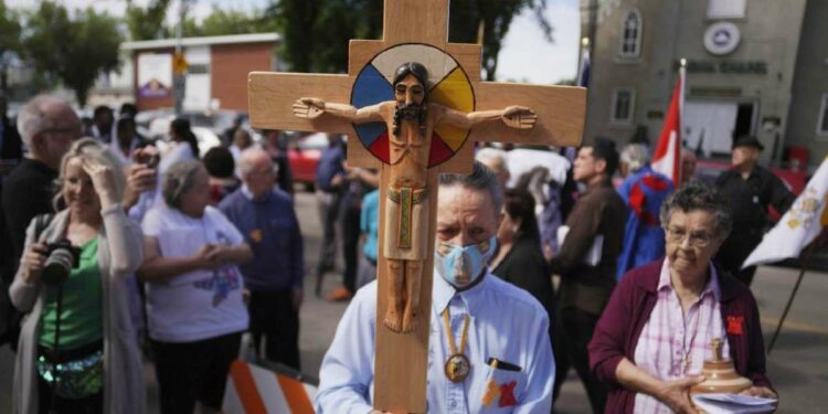 Parrocchia di Edmonton (Alberta, Canada) attende papa Francesco (LaPresse)