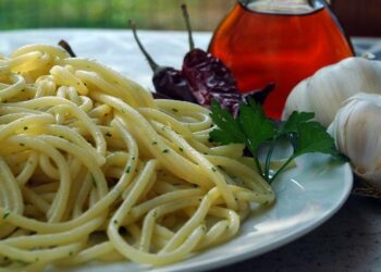 Spaghetti di Gragnano e colatura di alici (CC Elga CappellarI)