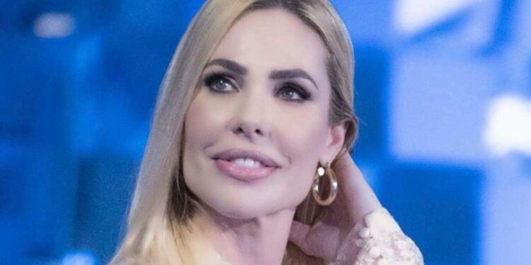 Ilary Blasi
(Foto: web)